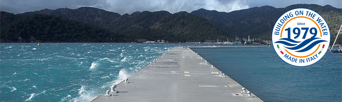Ingemar - Brise-lames flottants  
20 x 6 x 2.4 m – 130 t